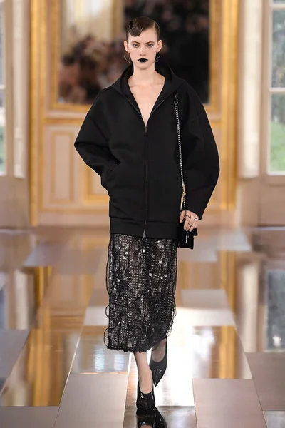 Look 48